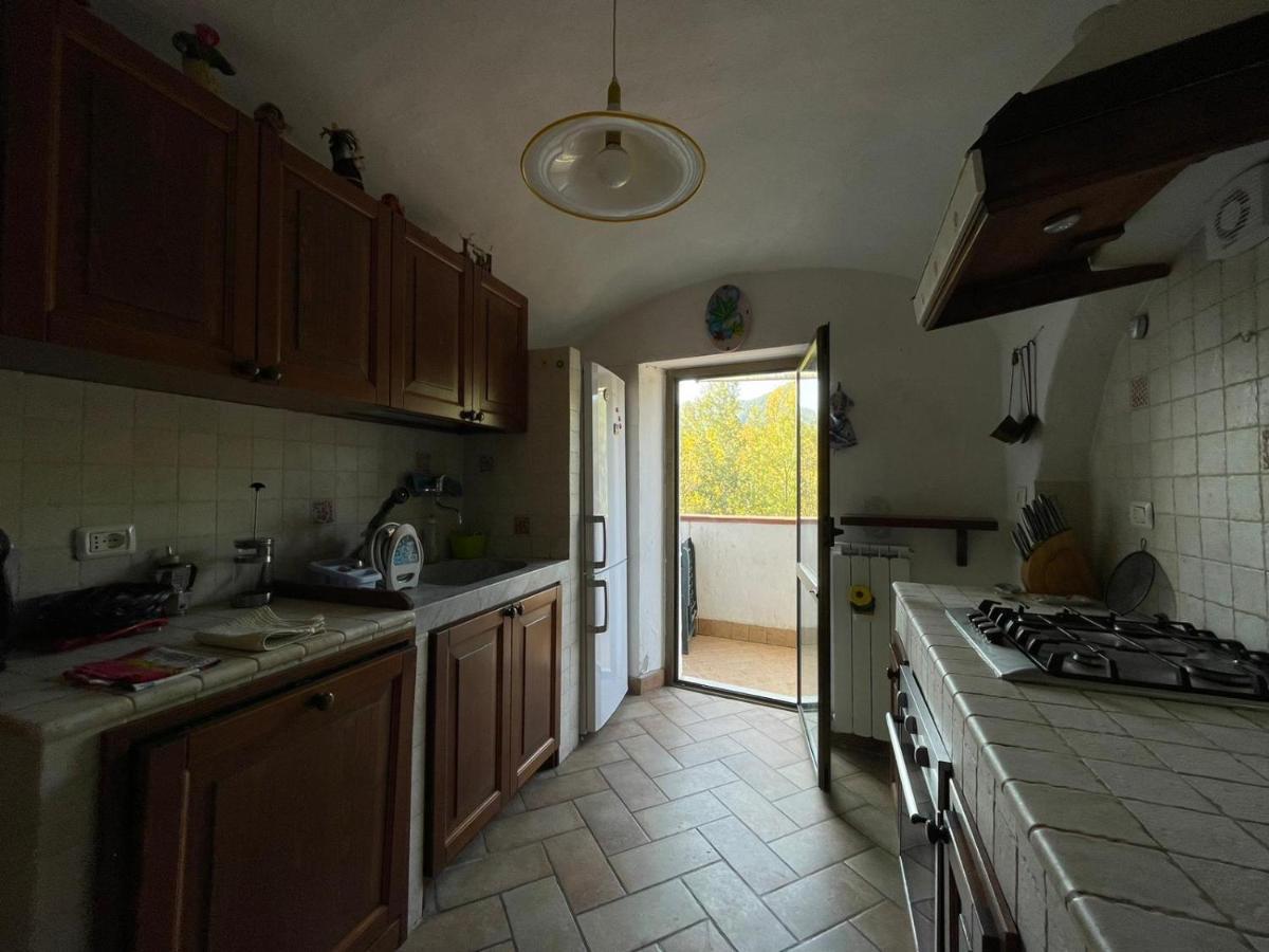 Casa Vacanza Pegrini Nel Centro Storico Di Gavi Exterior foto